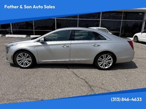Radiant Silver Metallic 2018 Cadillac XTS Luxury