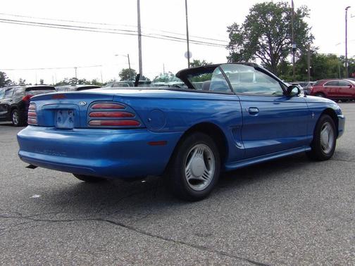 1994 Ford Mustang Base