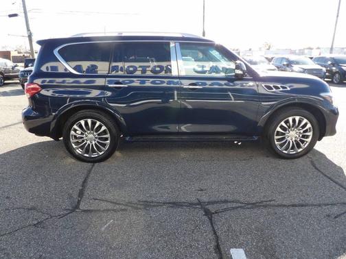 2017 INFINITI QX80 Base