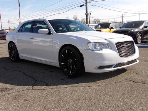 2017 Chrysler 300 Limited