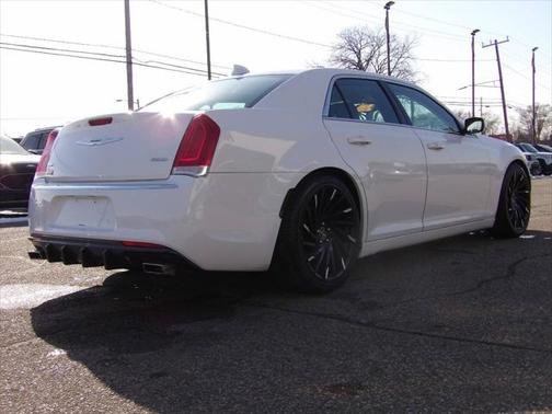 2017 Chrysler 300 Limited