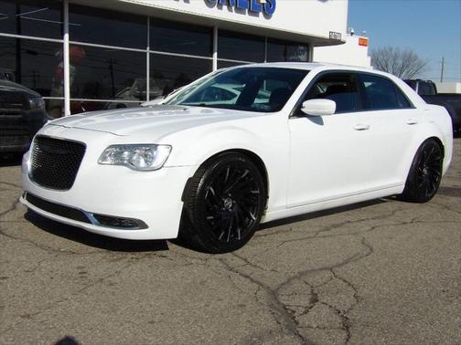 2017 Chrysler 300 Limited
