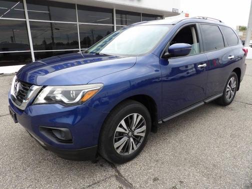 2017 Nissan Pathfinder S