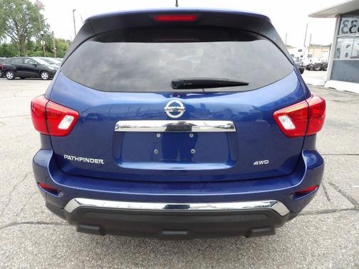2017 Nissan Pathfinder S