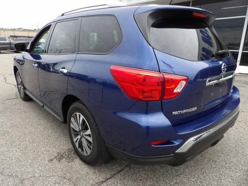 2017 Nissan Pathfinder S