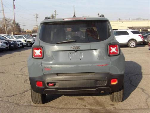 2016 Jeep Renegade Trailhawk