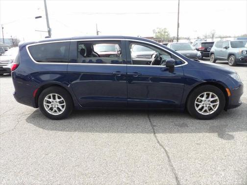2017 Chrysler Pacifica LX