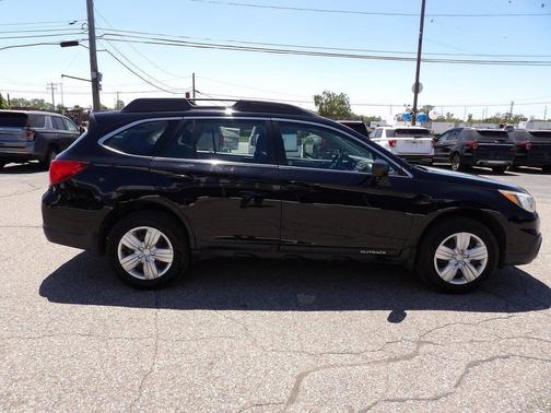 Crystal Black Silica 2016 Subaru Outback 2.5i