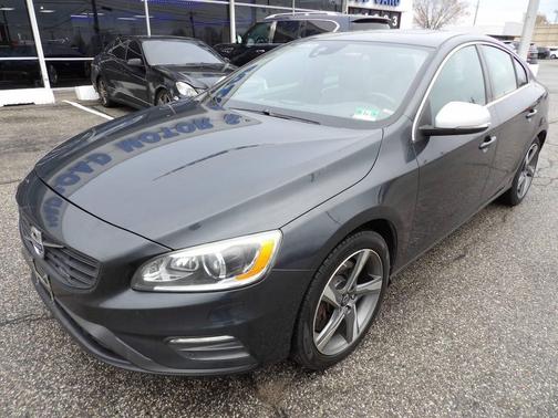2015 Volvo S60 T6 R-Design