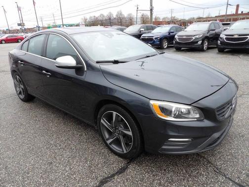 2015 Volvo S60 T6 R-Design