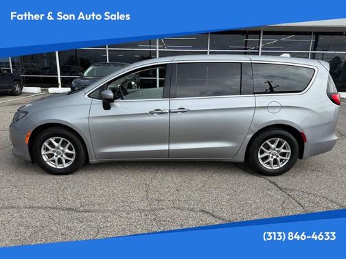 Billet Silver Metallic Clearcoat 2018 Chrysler Pacifica LX