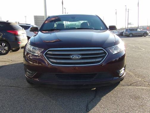 2018 Ford Taurus SEL