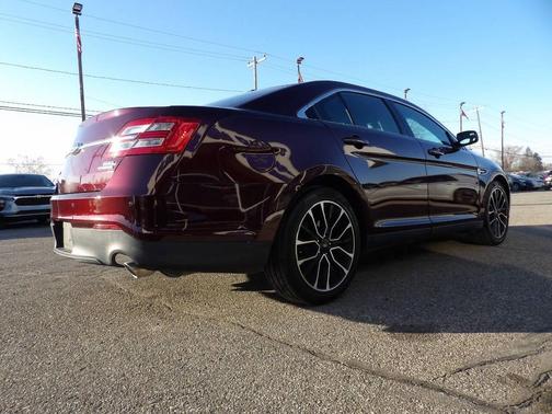 2018 Ford Taurus SEL