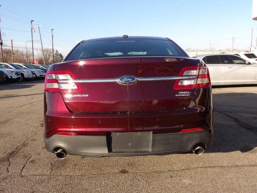 2018 Ford Taurus SEL