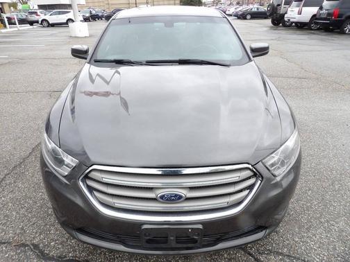 2018 Ford Taurus SEL