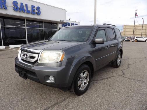 Polished Metal Metallic 2011 Honda Pilot EX