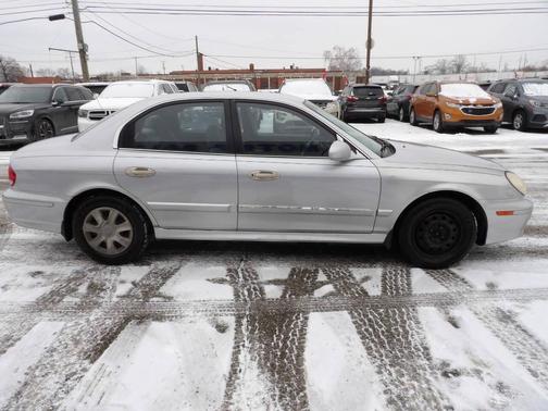 2003 Hyundai SONATA Base