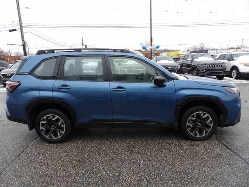 2025 Subaru Forester Base