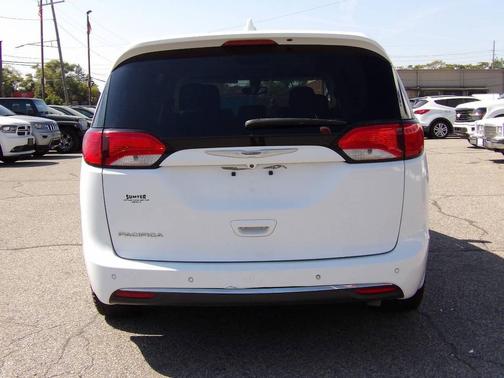 2018 Chrysler Pacifica Touring Plus