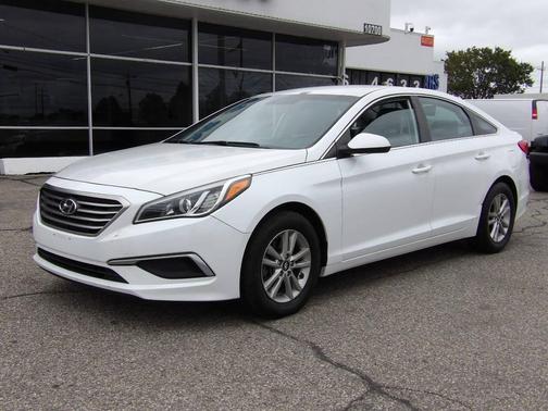 2017 Hyundai SONATA SE