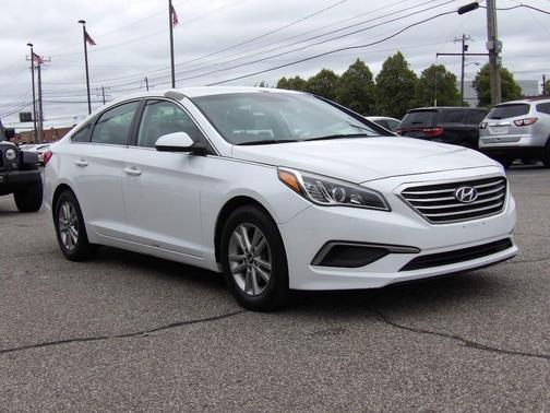 2017 Hyundai SONATA SE