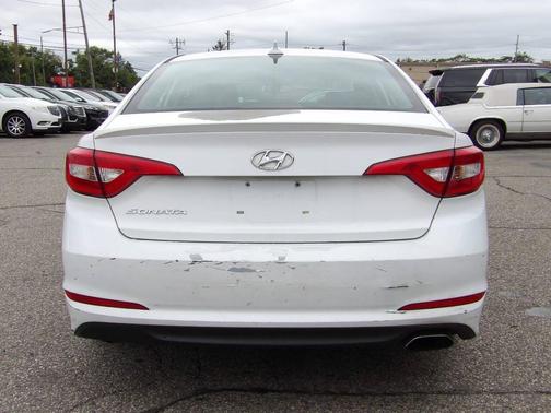 2017 Hyundai SONATA SE