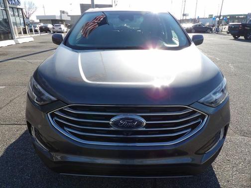 Carbonized Gray 2022 Ford Edge SEL