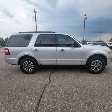 Ingot Silver 2017 Ford Expedition XLT