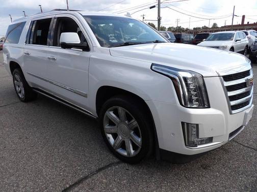 Crystal White Tricoat 2017 Cadillac Escalade ESV Premium Luxury