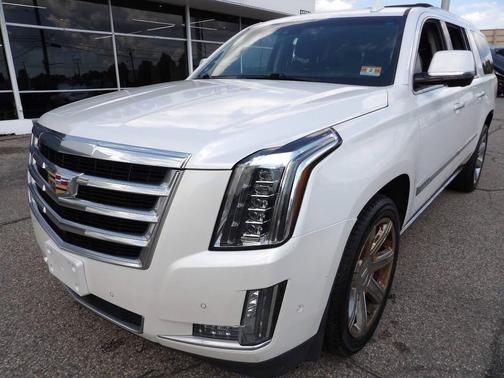 Crystal White Tricoat 2017 Cadillac Escalade ESV Premium Luxury
