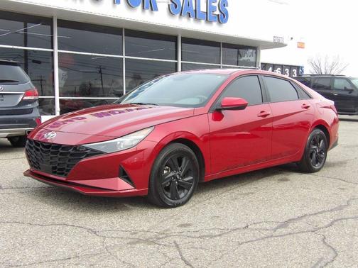 2022 Hyundai ELANTRA SEL