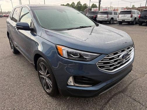 Blue Metallic 2019 Ford Edge Titanium