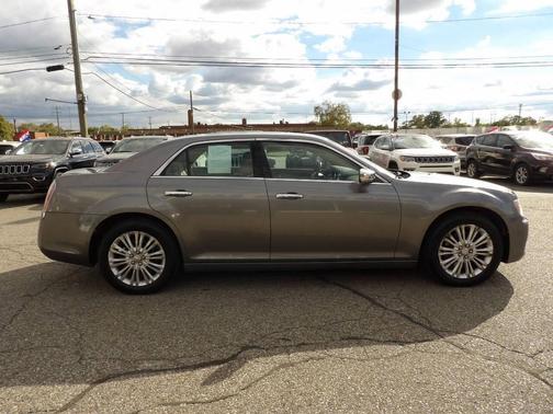2011 Chrysler 300C Base