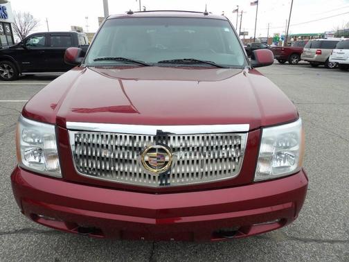 2003 Cadillac Escalade Base