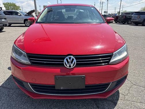 Tornado Red 2014 Volkswagen Jetta Auto SE w/Connectivity