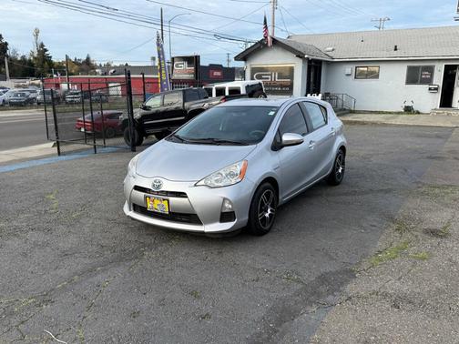 2012 Toyota Prius c Two