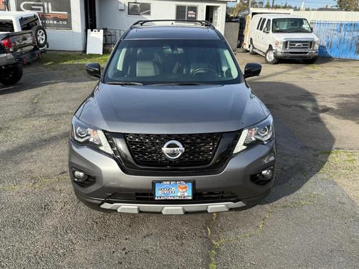 2019 Nissan Pathfinder SL