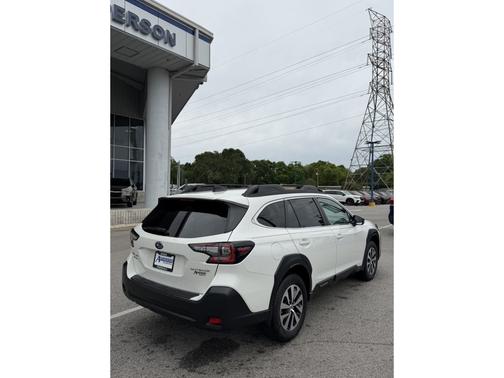 Crystal White Pearl 2025 Subaru Outback Premium
