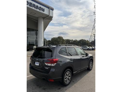 2024 Subaru Forester Premium