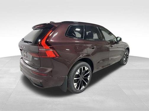 Mulberry Metallic 2026 Volvo XC60 B5 Plus