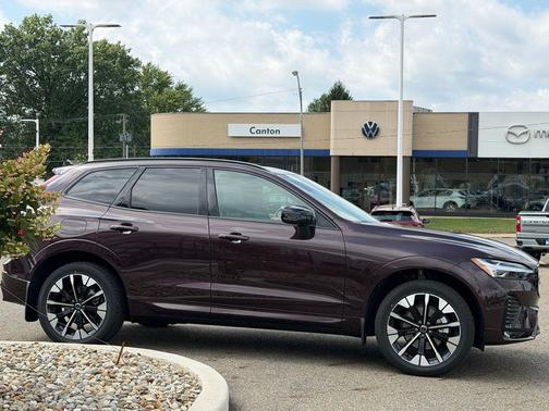Mulberry Metallic 2026 Volvo XC60 B5 Plus