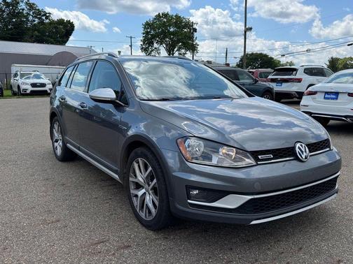 Platinum Gray Metallic 2017 Volkswagen Golf Alltrack TSI SEL