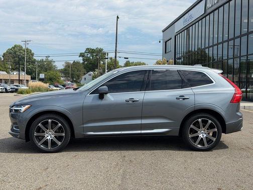 Pine Grey Metallic 2019 Volvo XC60 T5 Inscription