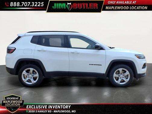 Bright White Clearcoat 2024 Jeep Compass Latitude