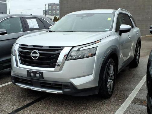 2025 Nissan Pathfinder SL 4WD