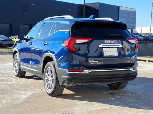 2023 GMC Terrain SLT