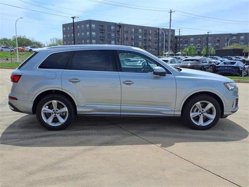2024 Audi Q7 45 Premium Plus