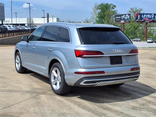 2024 Audi Q7 45 Premium Plus