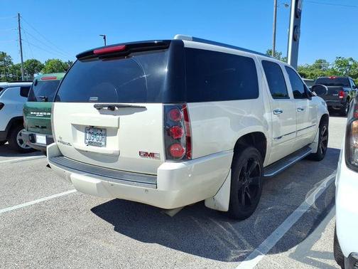 White Diamond Tricoat 2013 GMC Yukon XL Denali
