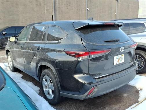 2024 Toyota Highlander LE